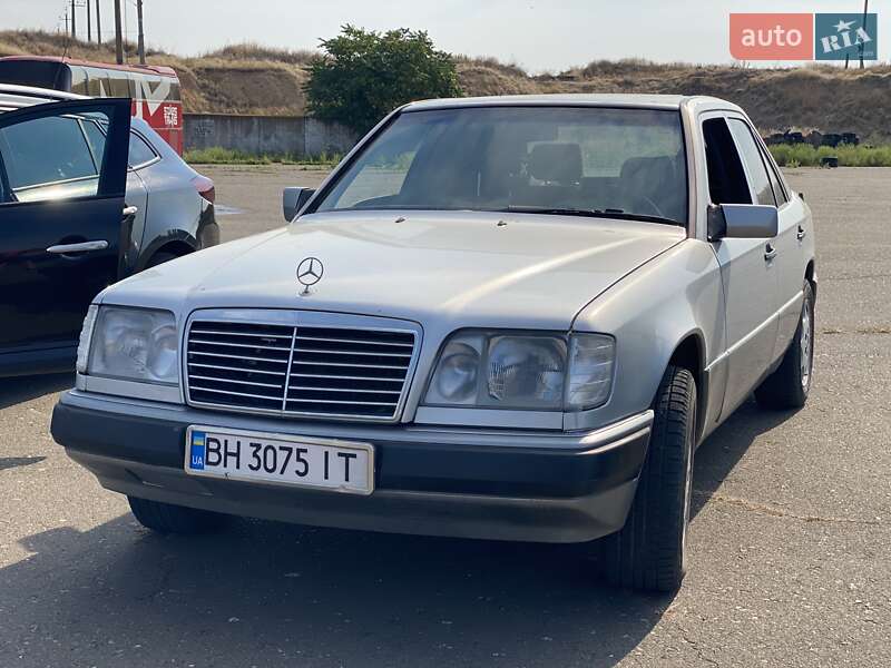 Седан Mercedes-Benz E-Class 1992 в Одесі