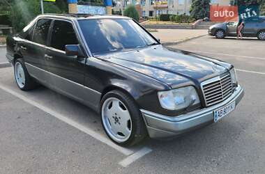 Седан Mercedes-Benz E-Class 1994 в 