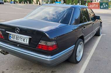 Седан Mercedes-Benz E-Class 1994 в 