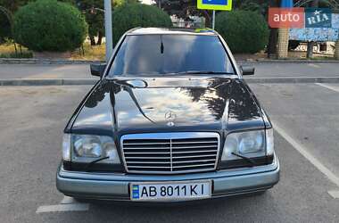 Седан Mercedes-Benz E-Class 1994 в 