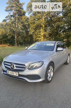 Седан Mercedes-Benz E-Class 2016 в Днепре