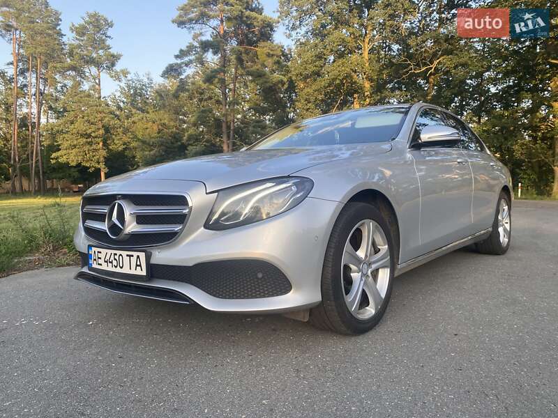 Седан Mercedes-Benz E-Class 2016 в Дніпрі