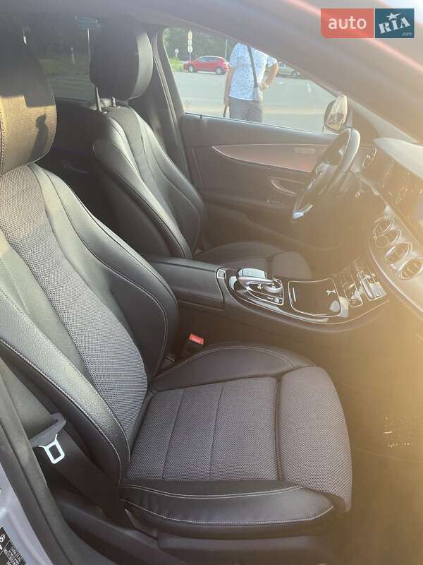 Седан Mercedes-Benz E-Class 2016 в Дніпрі