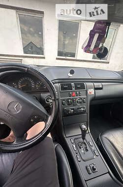 Седан Mercedes-Benz E-Class 2000 в Одесі