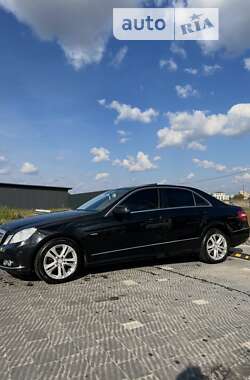 Седан Mercedes-Benz E-Class 2010 в Львове