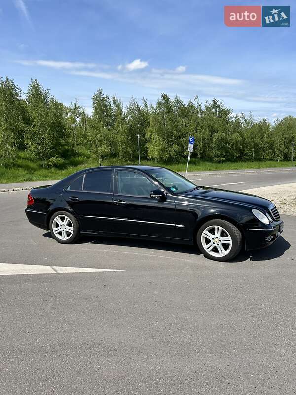 Седан Mercedes-Benz E-Class 2006 в Львові