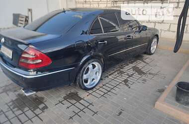 Седан Mercedes-Benz E-Class 2006 в Измаиле