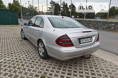 Седан Mercedes-Benz E-Class 2003 в Тячеве