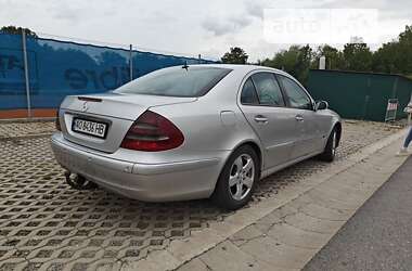 Седан Mercedes-Benz E-Class 2003 в Тячеве