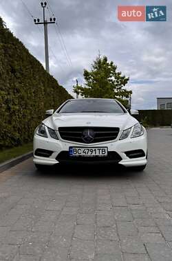 Купе Mercedes-Benz E-Class 2012 в 