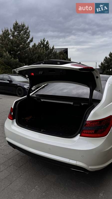 Купе Mercedes-Benz E-Class 2012 в Львове