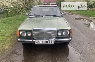 Седан Mercedes-Benz E-Class 1983 в Смілі