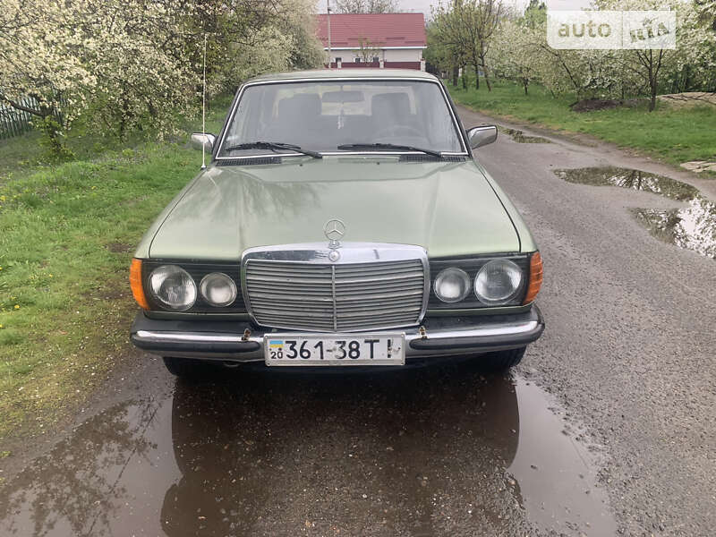 Седан Mercedes-Benz E-Class 1983 в Смеле