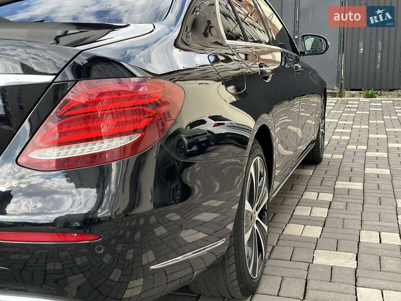 Седан Mercedes-Benz E-Class 2018 в Сваляві