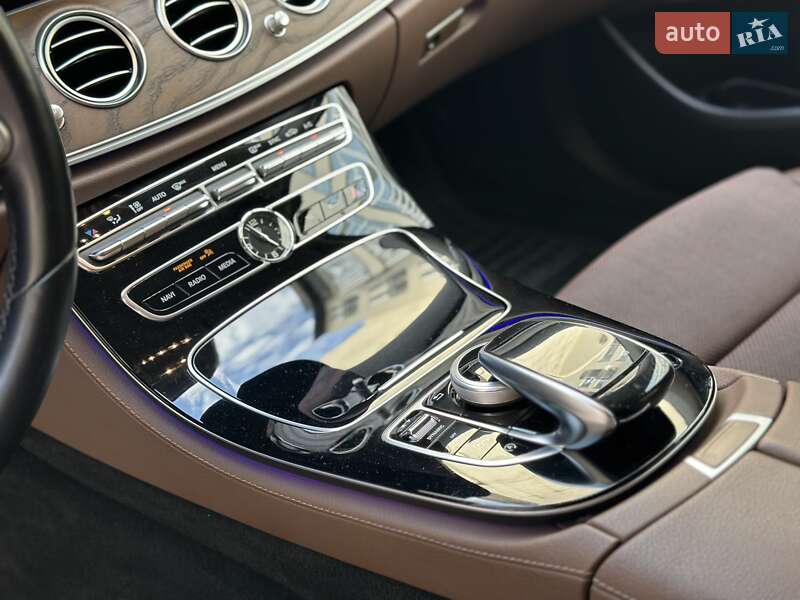 Седан Mercedes-Benz E-Class 2018 в Сваляві