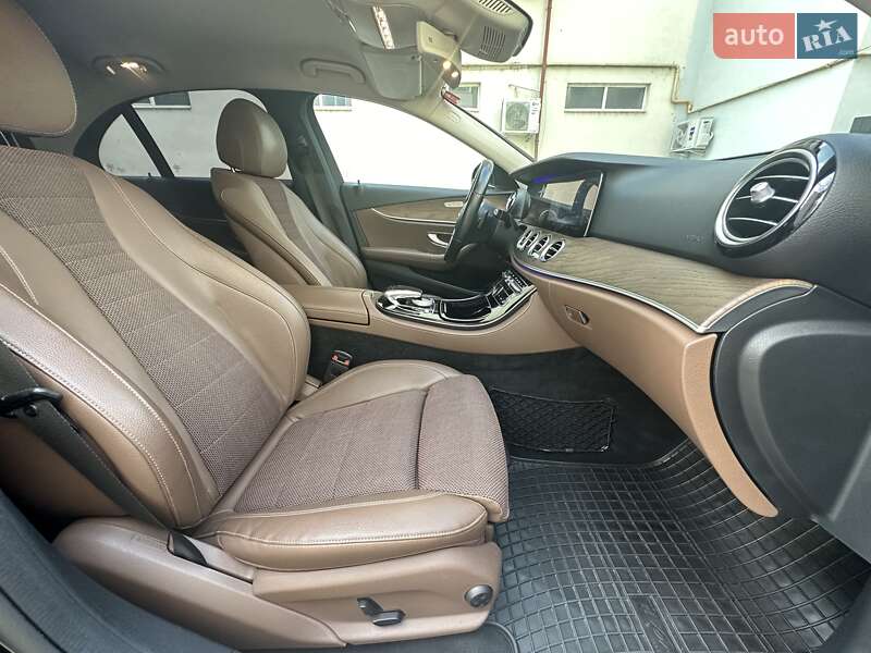 Седан Mercedes-Benz E-Class 2018 в Сваляві
