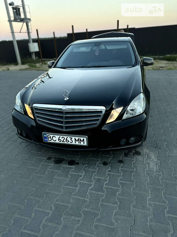 Седан Mercedes-Benz E-Class 2011 в Львові