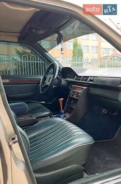 Седан Mercedes-Benz E-Class 1986 в 