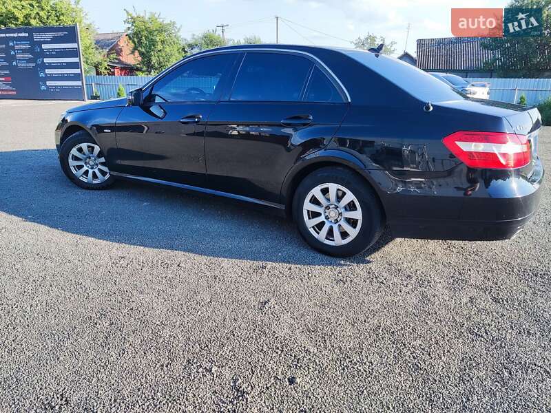 Седан Mercedes-Benz E-Class 2011 в Житомире