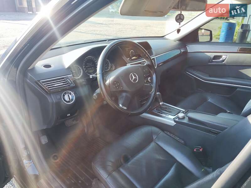 Седан Mercedes-Benz E-Class 2011 в Житомире