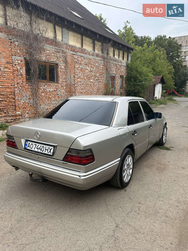 Седан Mercedes-Benz E-Class 1995 в Иршаве фото 13 Седан Mercedes-Benz E-Class 1995 в Иршаве