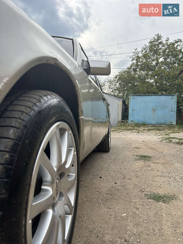 Седан Mercedes-Benz E-Class 1995 в Иршаве фото 19 Седан Mercedes-Benz E-Class 1995 в Иршаве