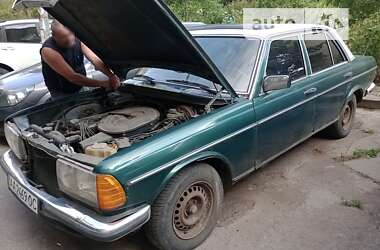 Седан Mercedes-Benz E-Class 1981 в Києві