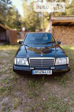 Седан Mercedes-Benz E-Class 1994 в Народичах