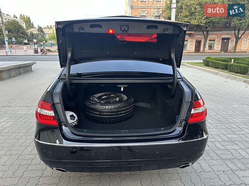 Седан Mercedes-Benz E-Class 2009 в Запоріжжі