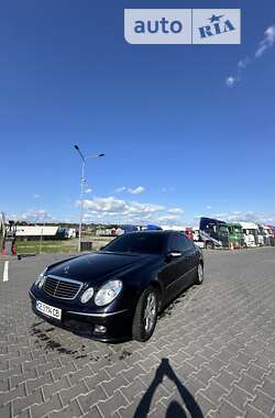 Седан Mercedes-Benz E-Class 2005 в Черновцах