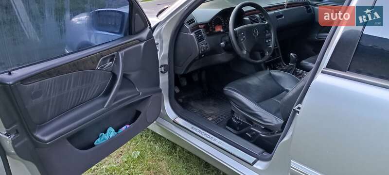 Седан Mercedes-Benz E-Class 2000 в Коломые
