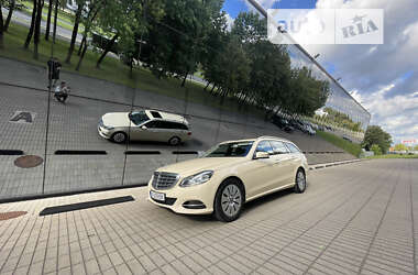 Универсал Mercedes-Benz E-Class 2013 в Черновцах