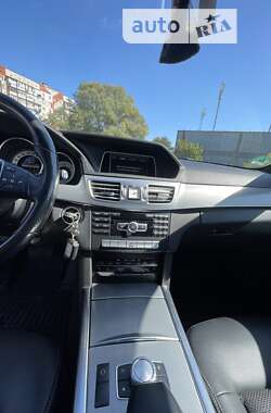 Седан Mercedes-Benz E-Class 2013 в Черновцах