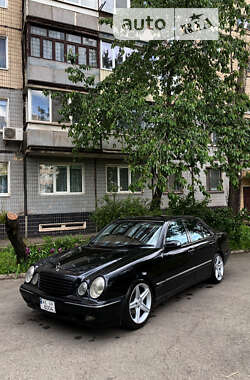 Седан Mercedes-Benz E-Class 2001 в Кривом Роге