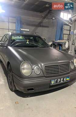 Седан Mercedes-Benz E-Class 1997 в Чернівцях