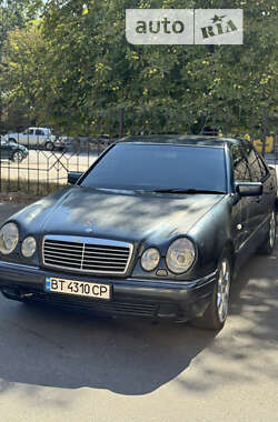 Седан Mercedes-Benz E-Class 1998 в Кропивницькому