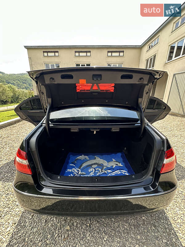 Седан Mercedes-Benz E-Class 2011 в Тячеві