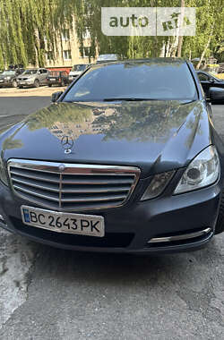 Седан Mercedes-Benz E-Class 2012 в Львове