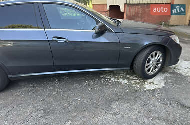 Седан Mercedes-Benz E-Class 2012 в Львові