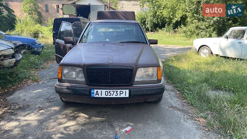 Седан Mercedes-Benz E-Class 1992 в Броварах