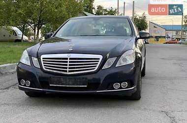 Седан Mercedes-Benz E-Class 2010 в Хмельницком