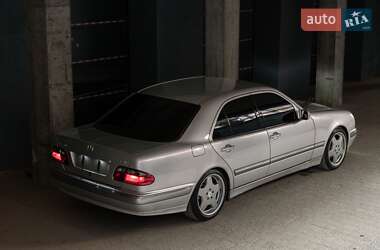 Седан Mercedes-Benz E-Class 2000 в 