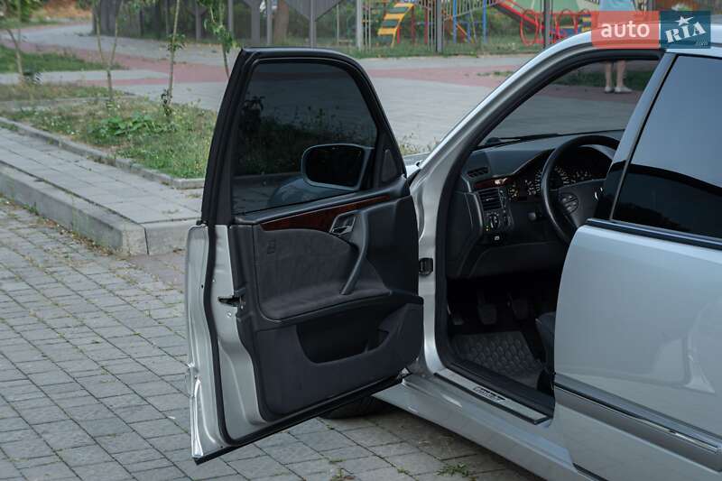 Седан Mercedes-Benz E-Class 2000 в Івано-Франківську фото 44 Седан Mercedes-Benz E-Class 2000 в Івано-Франківську