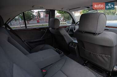 Седан Mercedes-Benz E-Class 2000 в 
