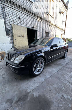 Седан Mercedes-Benz E-Class 2003 в Днепре