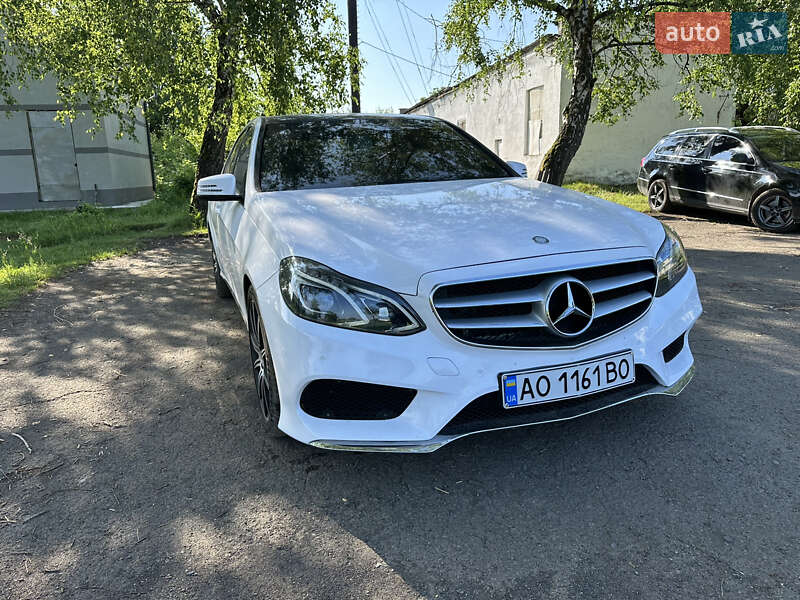 Седан Mercedes-Benz E-Class 2014 в Іршаві