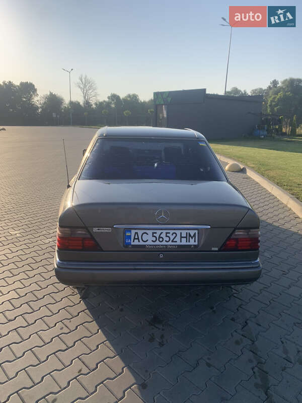 Седан Mercedes-Benz E-Class 1994 в Рожище