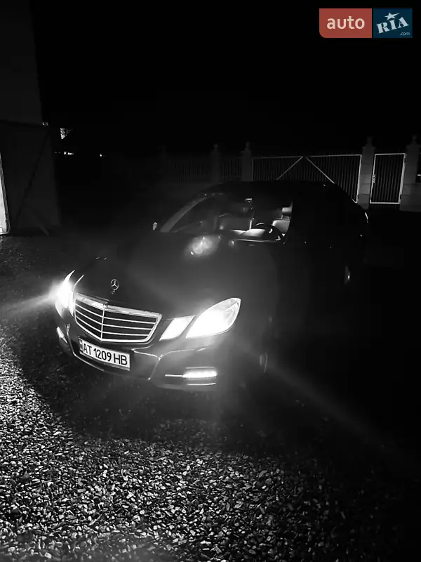 Седан Mercedes-Benz E-Class 2011 в 