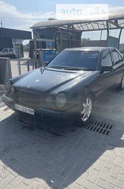 Седан Mercedes-Benz E-Class 1998 в Ровно