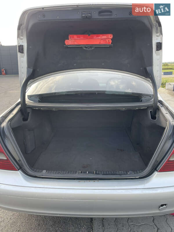 Седан Mercedes-Benz E-Class 2002 в Коломые